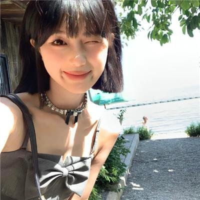 黄叶舞青风